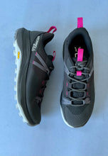 Load image into Gallery viewer, black waterproof walking shoes