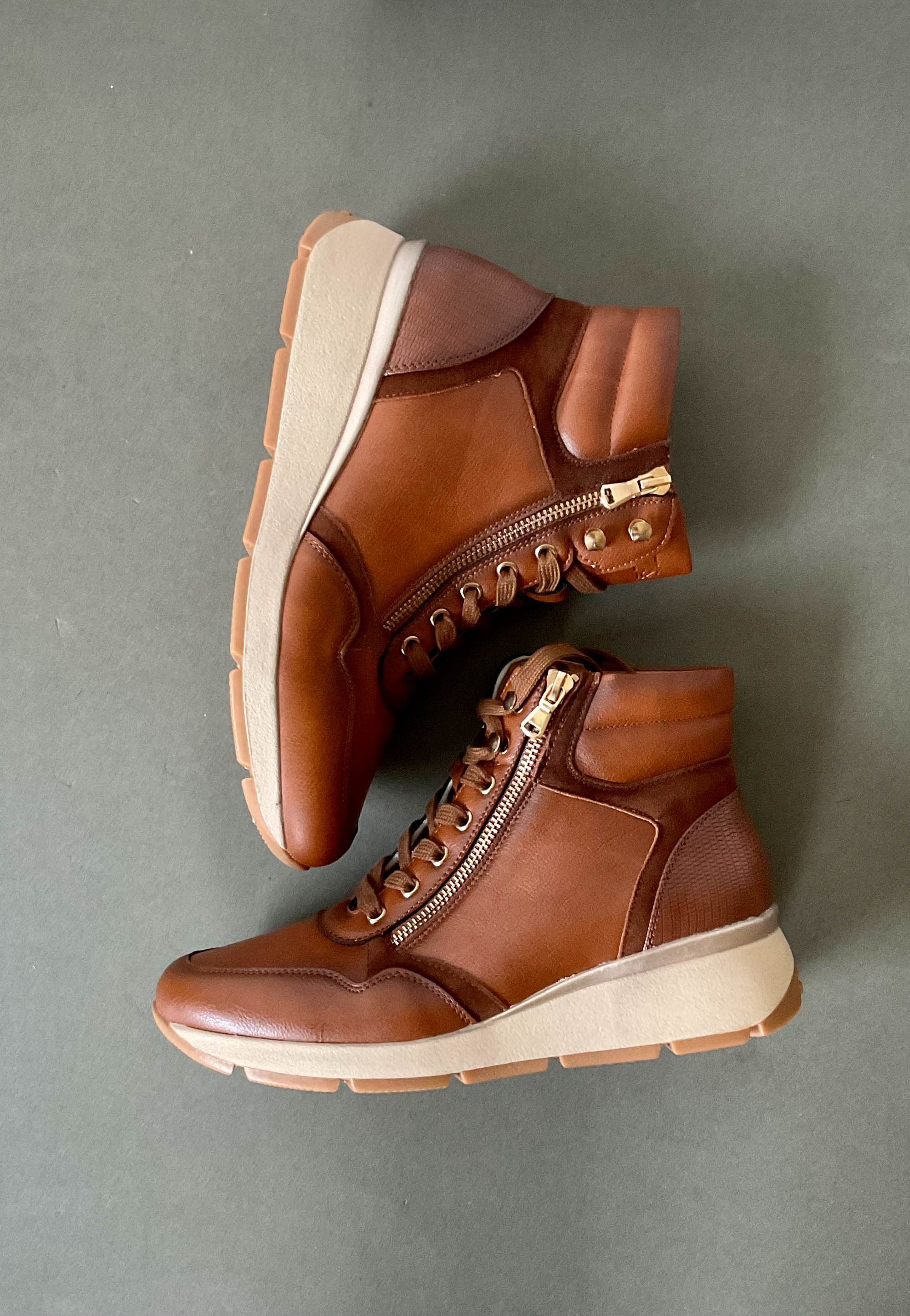 womens brown lace up boots