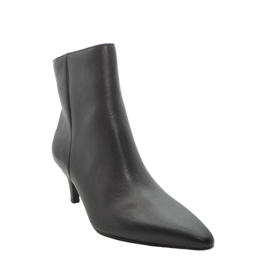 heeled boots