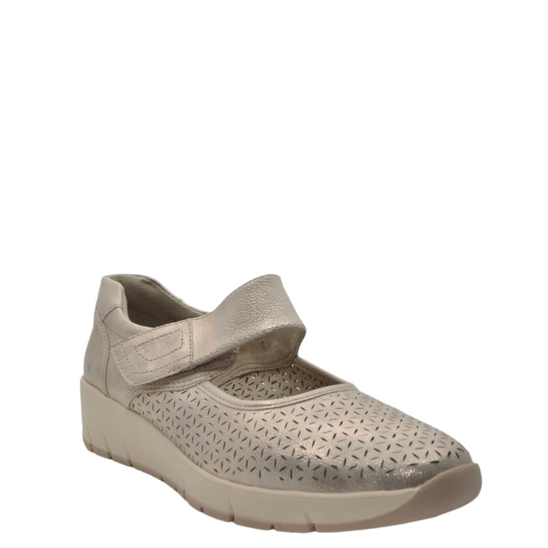 Load image into Gallery viewer, gold shoes
