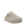 beige slippers
