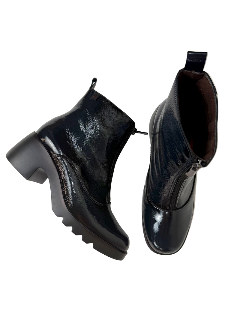 Load image into Gallery viewer, patent ankle boots
