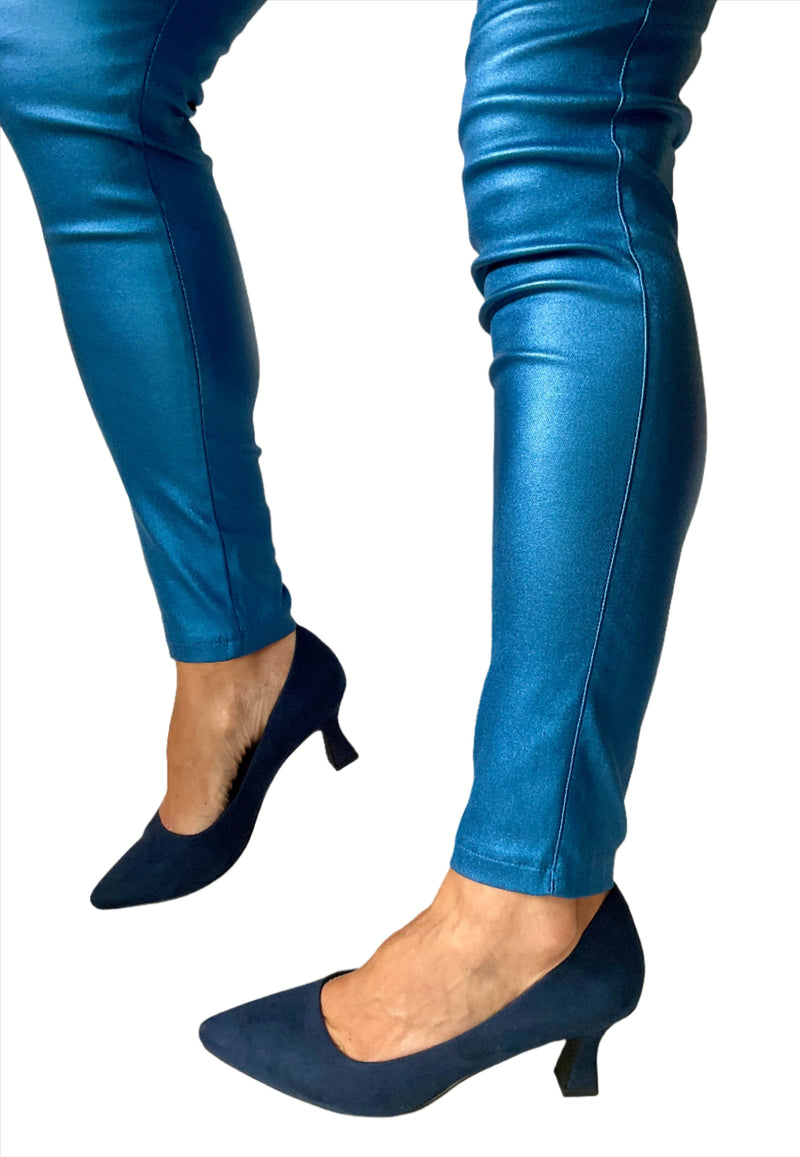 Load image into Gallery viewer, navy low heel court shoes
