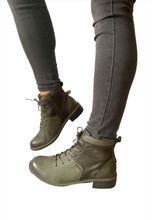 Load image into Gallery viewer, womens casual waterproof boots