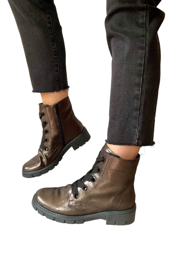 mettalic biker boot