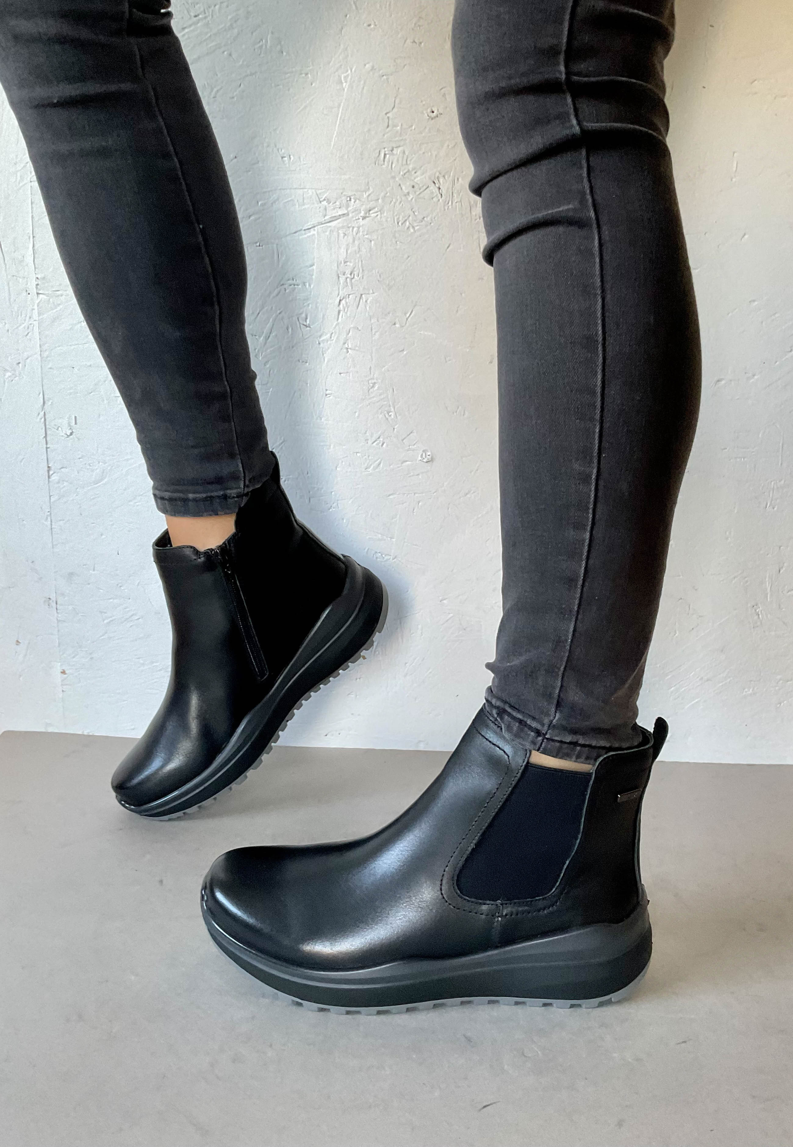 Womens low hot sale wedge boots