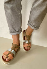 Load image into Gallery viewer, summer sandals online