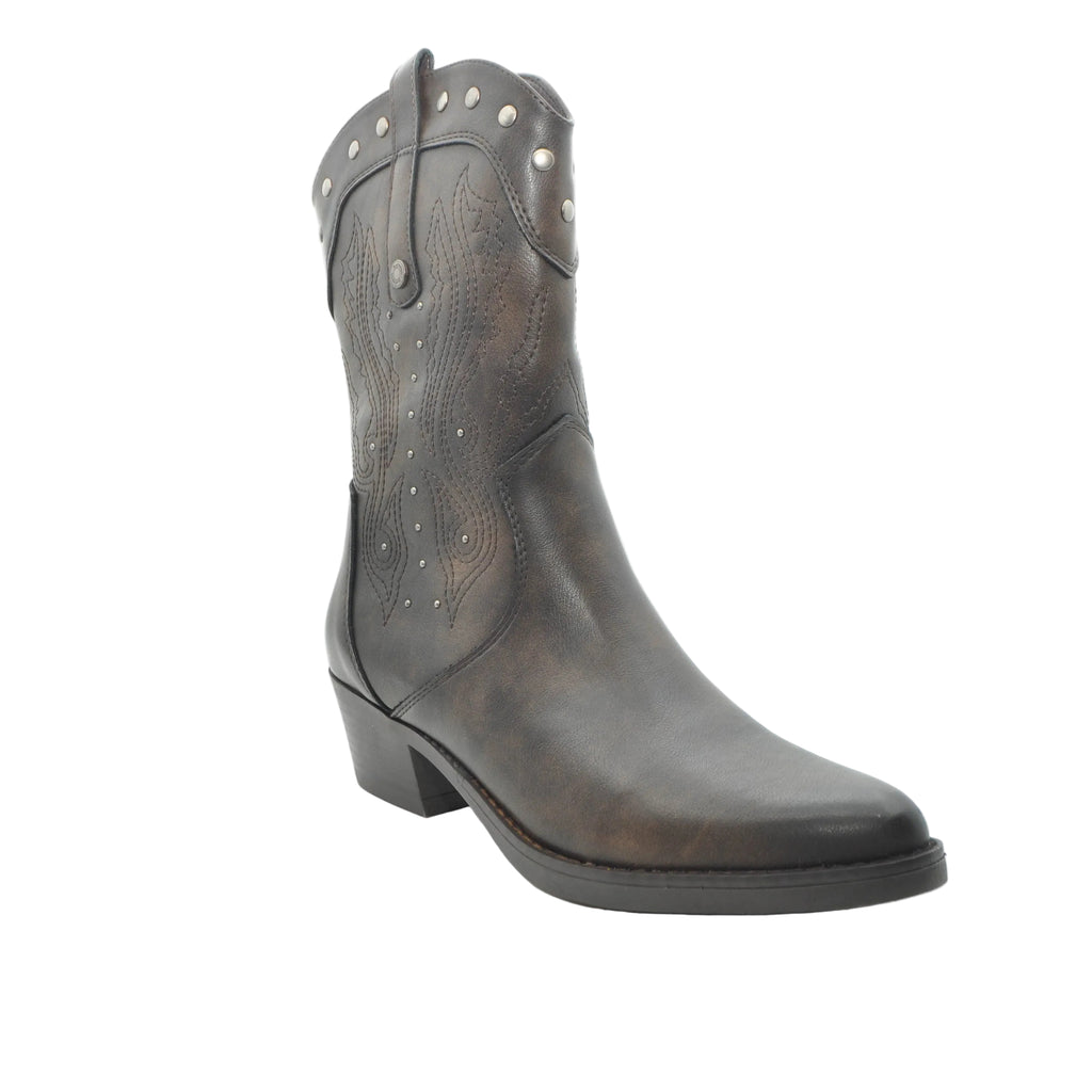 brown cowboy boots