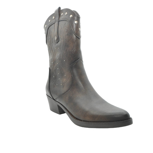 brown cowboy boots