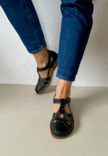 Load image into Gallery viewer, navy comfortable sandals
