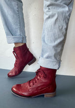 Load image into Gallery viewer, josef seibel red boots