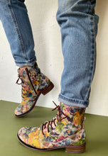 Load image into Gallery viewer, floral ladies boot