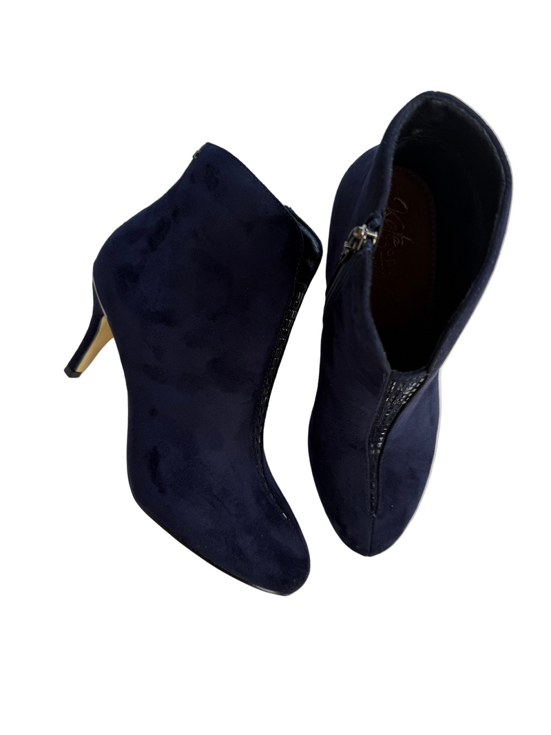 Load image into Gallery viewer, navy high heeled boots
