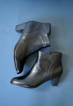 Load image into Gallery viewer, navy ankle boots for women