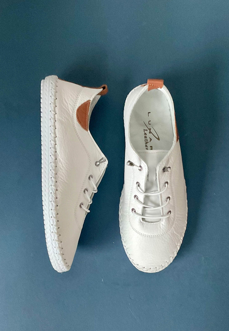 Load image into Gallery viewer, white summer pump shoes
