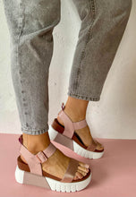 Load image into Gallery viewer, pink platform sandals
