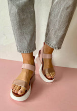 Load image into Gallery viewer, ladies flatform sandals