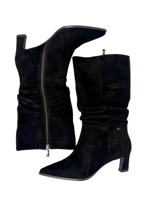 low heeled boots