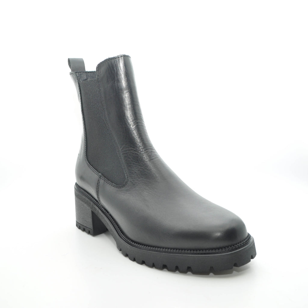 black pull on tamaris boots