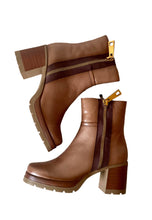 Load image into Gallery viewer, brown heeled boots