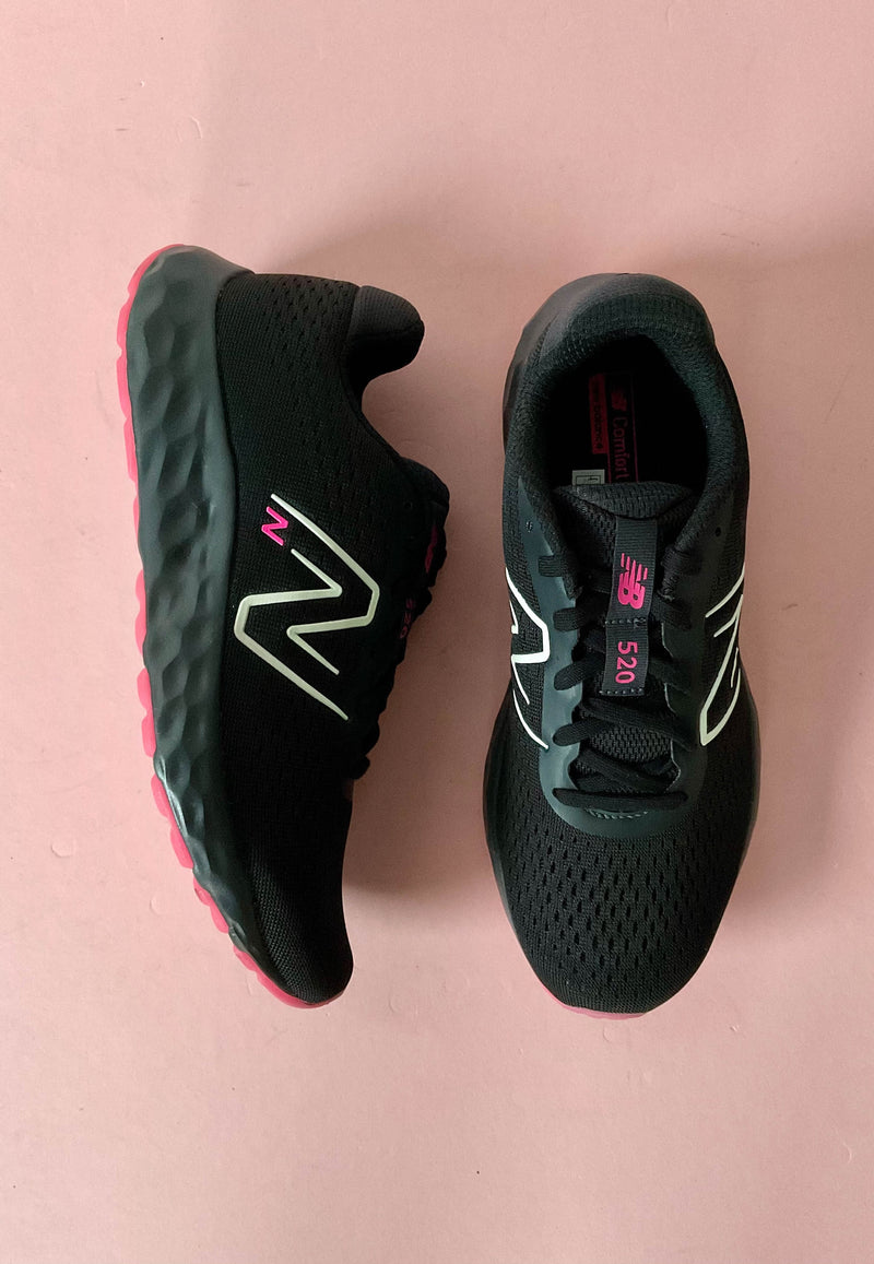 Load image into Gallery viewer, NEW BALANCE W520
