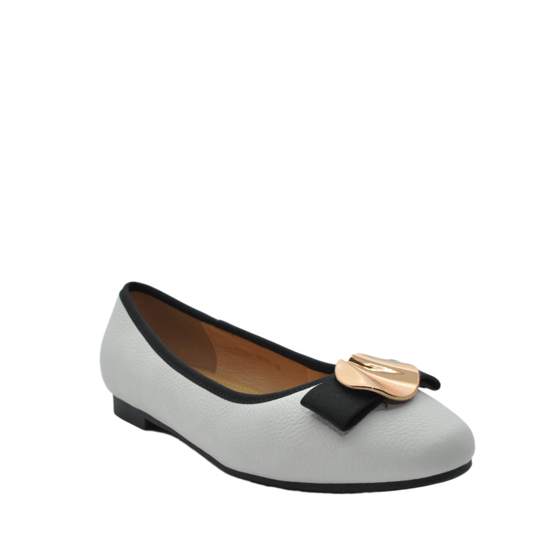 Load image into Gallery viewer, white flat shoes
