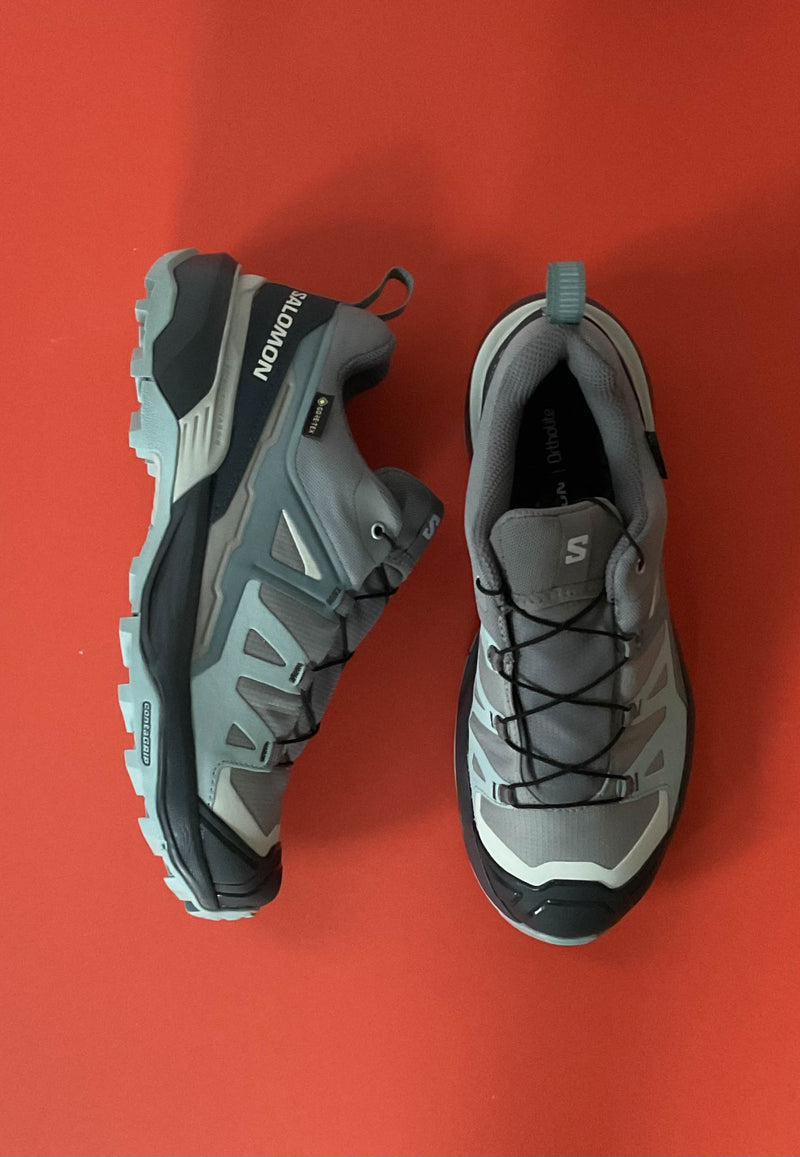 Load image into Gallery viewer, salomon hiking shoes for women
