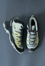Load image into Gallery viewer, salomon hiking boots for women