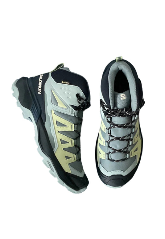 salomon hiking boots for women