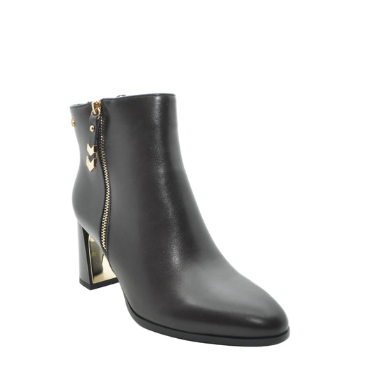 elegant heeled boots