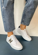 Load image into Gallery viewer, Tommy hilfiger white leather shoes