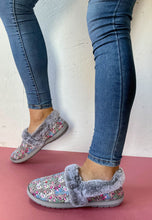 Load image into Gallery viewer, Skechers slippers for women