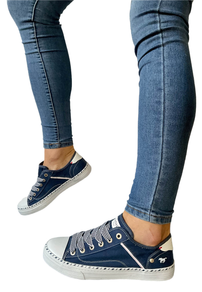 Load image into Gallery viewer, mustang navy plimsolls
