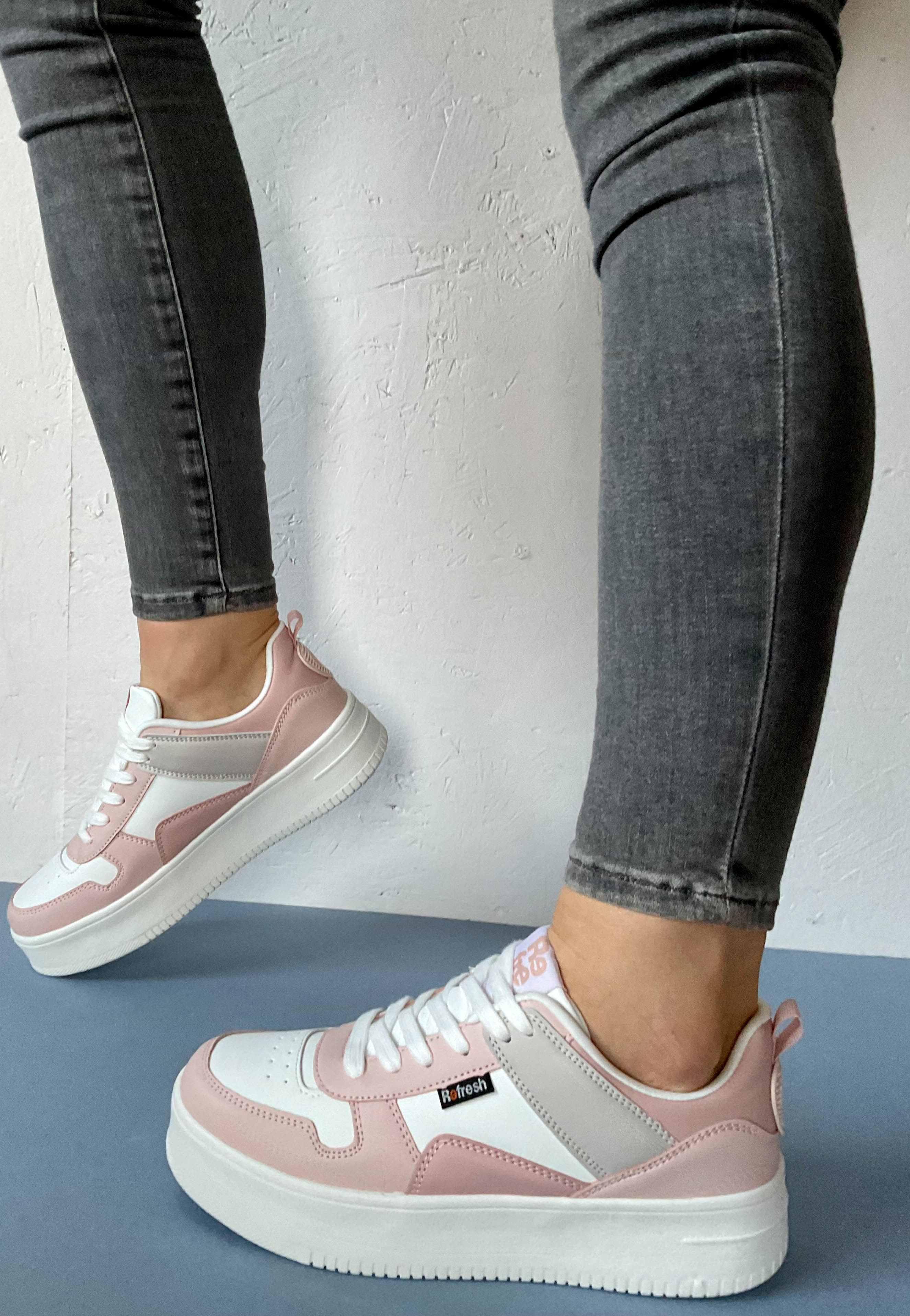 Refresh pink sneakers