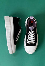 Load image into Gallery viewer, black canvas platform shoes