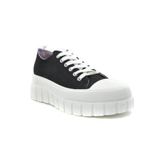 Load image into Gallery viewer, black canvas shoes