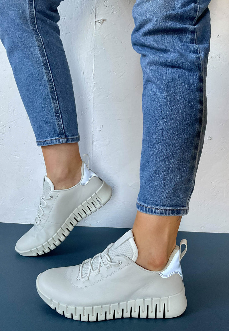 Load image into Gallery viewer, ecco grey trainers
