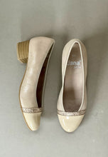 Load image into Gallery viewer, jana wide fitting gold shoes