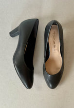 Load image into Gallery viewer, Tamaris black heels