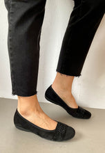 Load image into Gallery viewer, Gabor black pump shoes