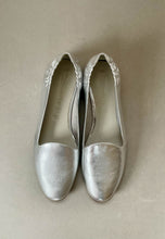 Load image into Gallery viewer, tamaris silver shoes