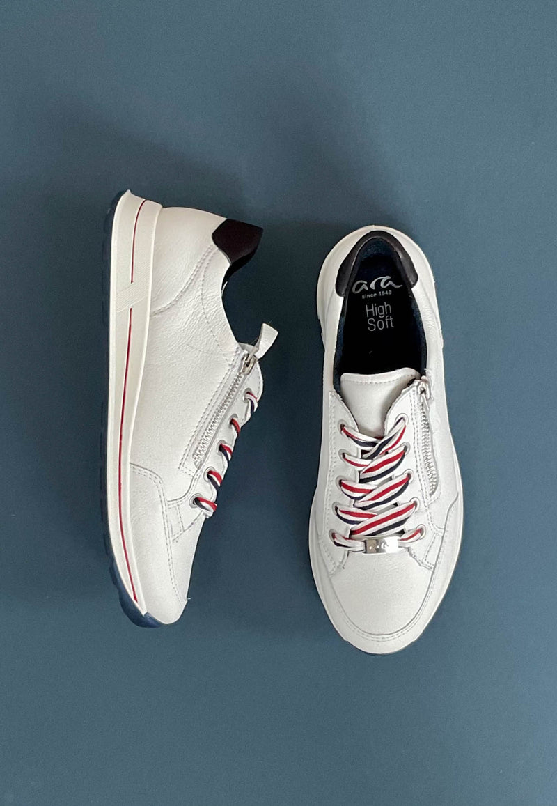 Load image into Gallery viewer, white leather shoes
