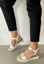 Load image into Gallery viewer, tamaris white low wedge sandals