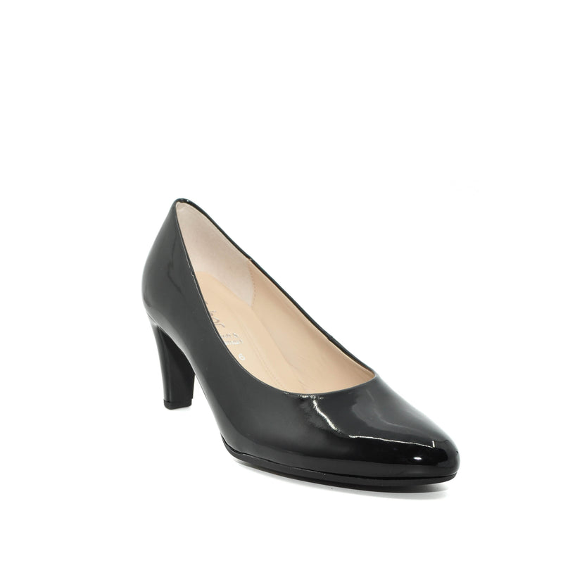 Load image into Gallery viewer, Gabor black patent low heels court shoe

