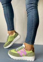 Load image into Gallery viewer, wonders green fashion trainers