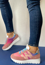 Load image into Gallery viewer, Wonders pink sneakers
