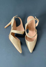 Load image into Gallery viewer, sorento gold heels