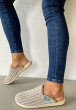 Load image into Gallery viewer, lunar slide slippers