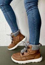 Load image into Gallery viewer, ladies waterproof boots sorel