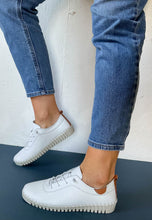 Load image into Gallery viewer, lunar white leather shoes